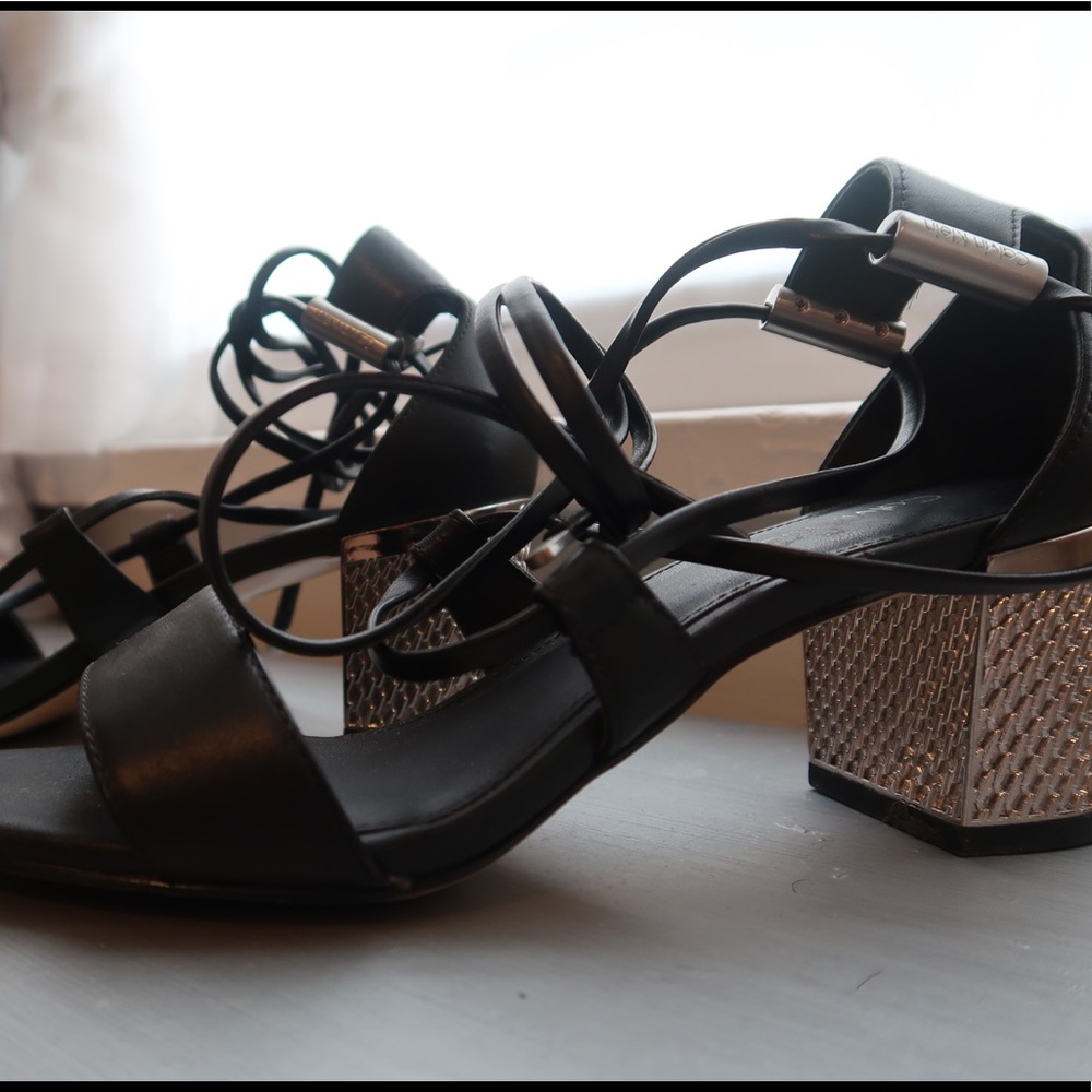 ✨Calvin Klein block heel sandals✨